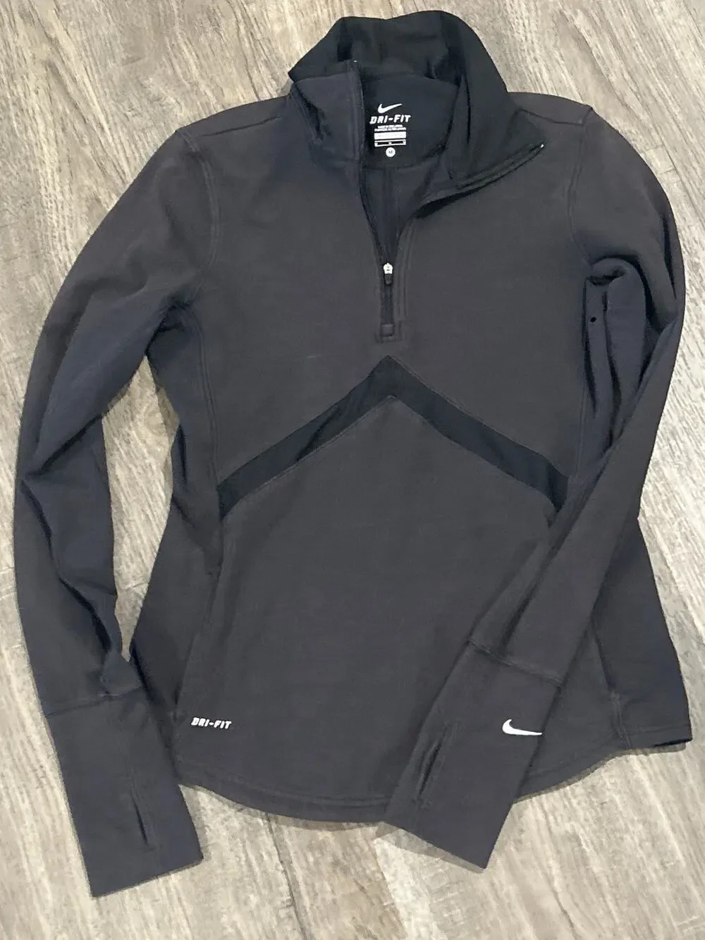 Nike Dri Fit Quarter Zip Long Sleeve Top size M
